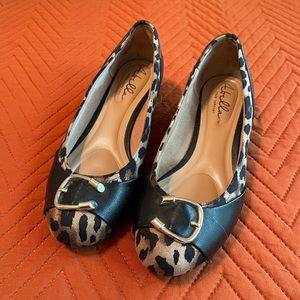 Comfy leopard flats